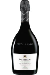 De Stefani Rive di Refrontolo Extra Brut Millesimato, mousserende wijn uit Refrontolo, fris en verfijnd, gemaakt van 100% Glera druiven, met smaken van appel, citrus en gist.