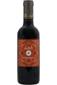Feudo Arancio Nero d'Avola uit Sicilië smaakt naar bessen, wilde aardbeien en granaatappel.