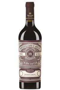 Fles Gran Sasso Montepulciano d’Abruzzo DOC, Italiaanse rode wijn uit Abruzzo met aroma’s van kers, pruim en bosvruchten.
