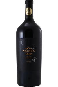 Kaiken Ultra Malbec Magnum, rode wijn uit Mendoza, rijk en vol, gemaakt van 100% Malbec druiven, met smaken van pruimen, zwarte bessen en chocolade.
