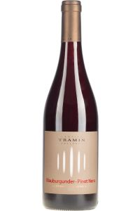 Tramin Pinot Nero Alto Adige, rode wijn uit Italië, elegant en verfijnd, gemaakt van 100% Pinot Nero druiven, met smaken van kersen, bramen en kruidigheid